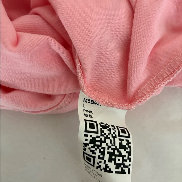 ❤️$5 BUNDLE SALE WAS $18 Pink tshirt - Picture 4 of 6